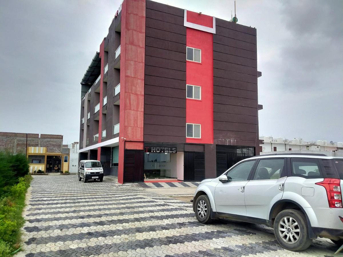 Pat Hotels Indore Eksteriør bilde