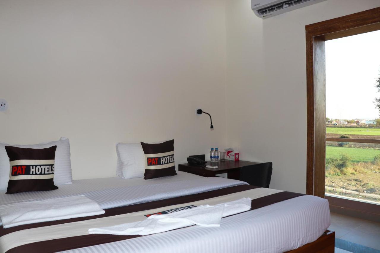 Pat Hotels Indore Eksteriør bilde