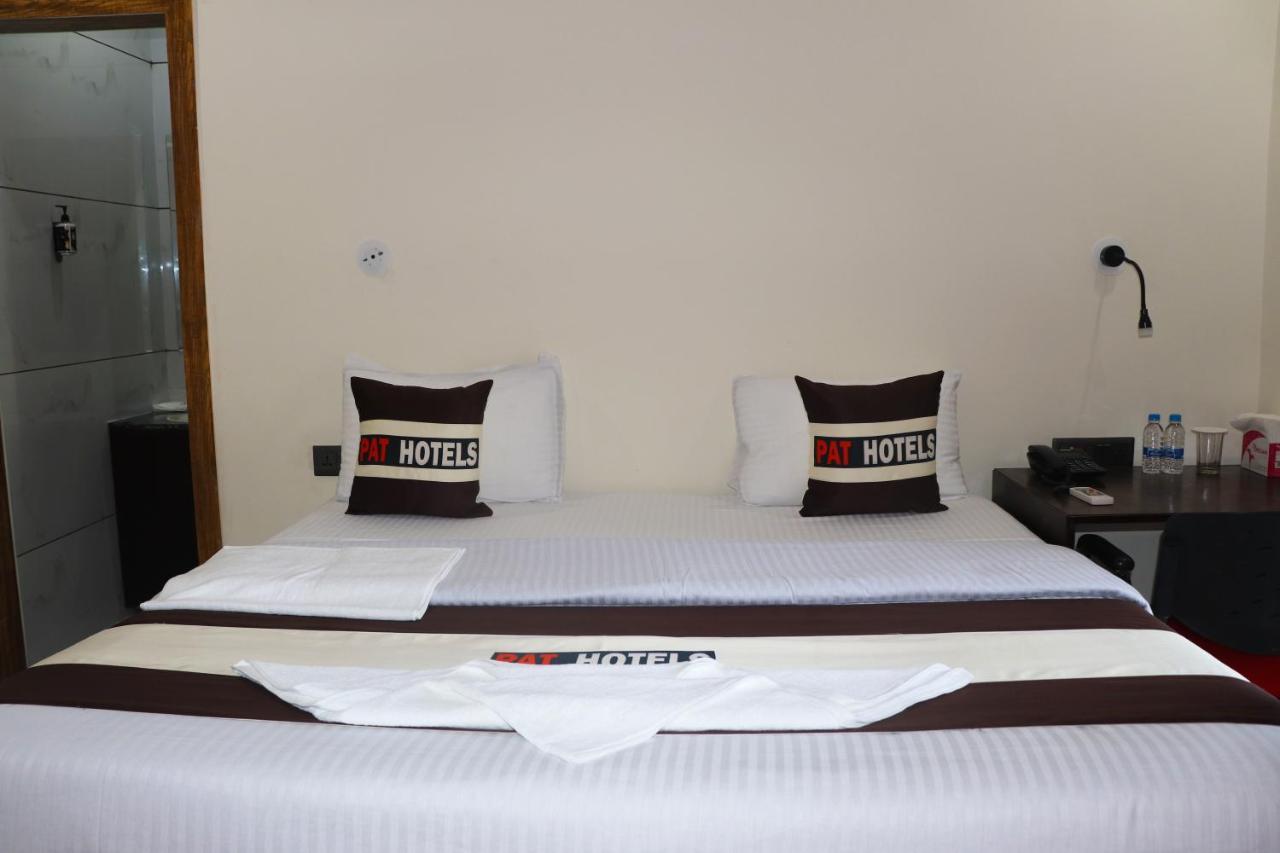 Pat Hotels Indore Eksteriør bilde