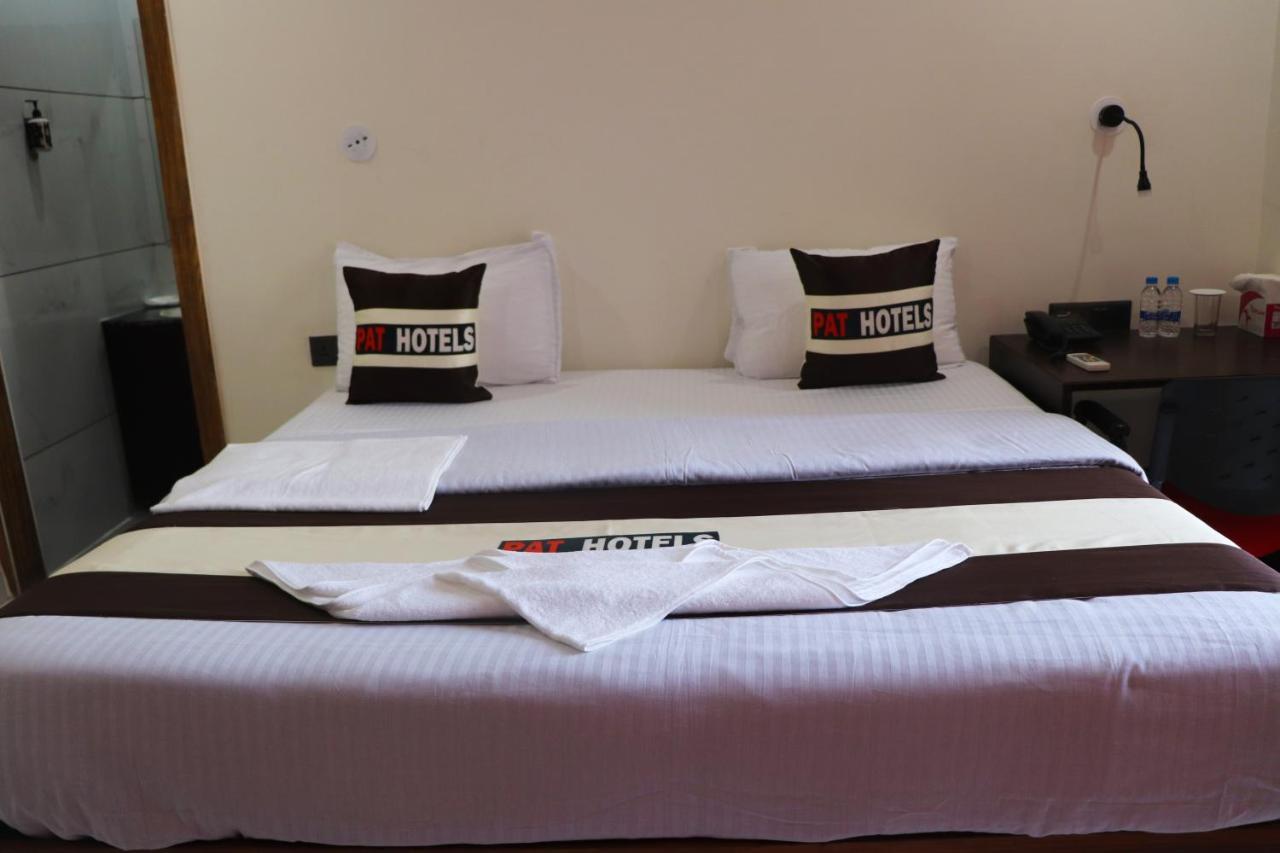 Pat Hotels Indore Eksteriør bilde
