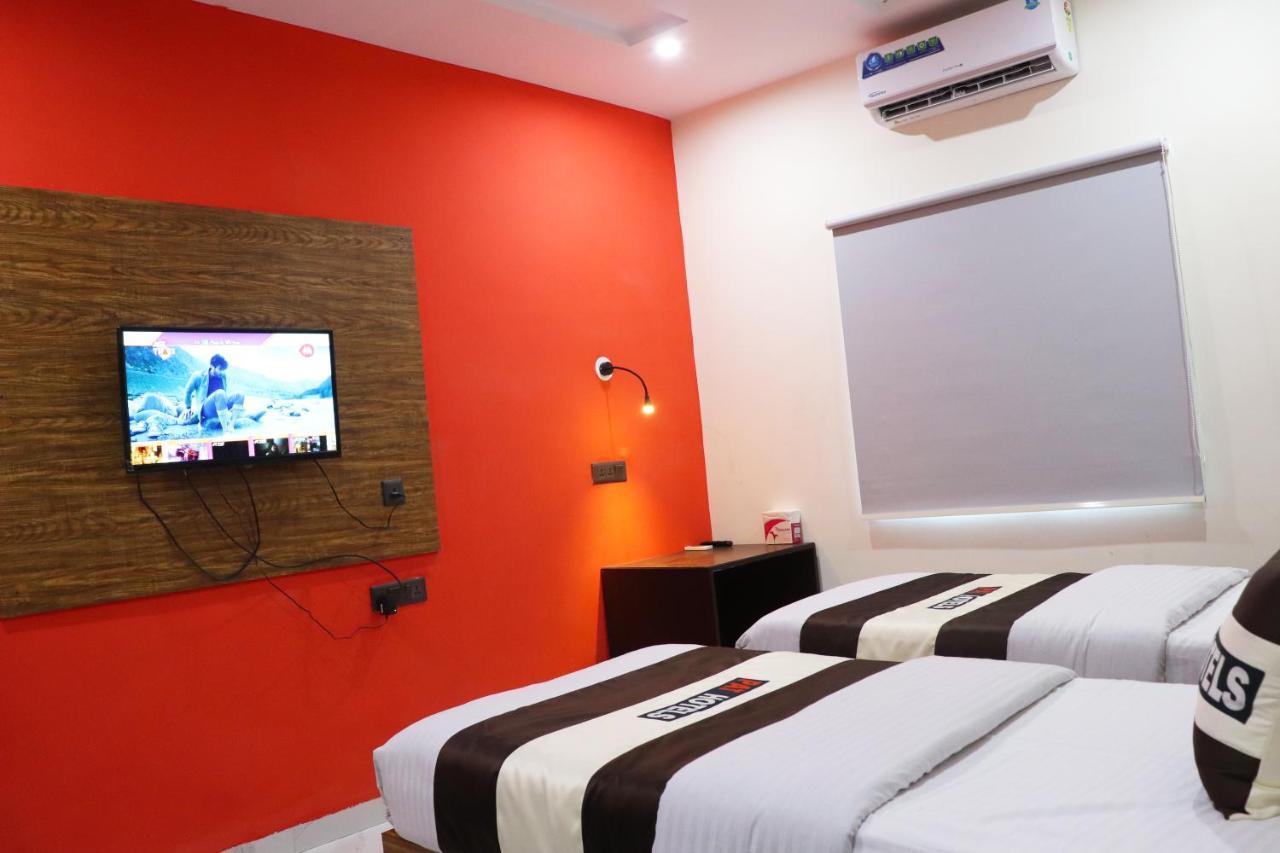 Pat Hotels Indore Eksteriør bilde