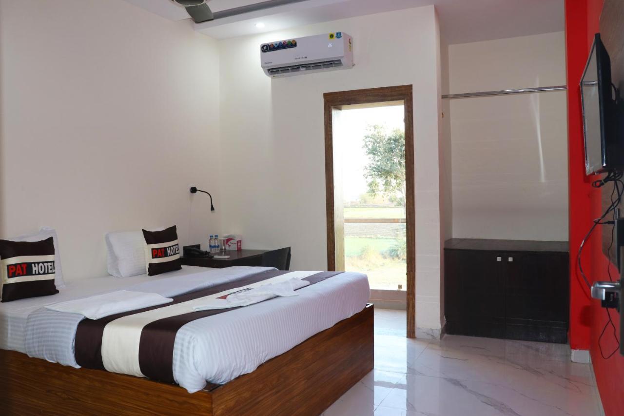 Pat Hotels Indore Eksteriør bilde