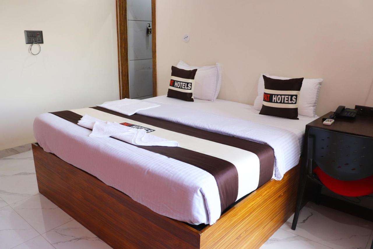 Pat Hotels Indore Eksteriør bilde