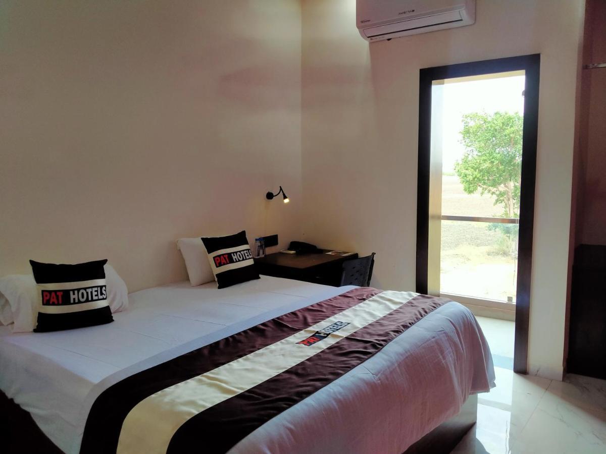 Pat Hotels Indore Eksteriør bilde
